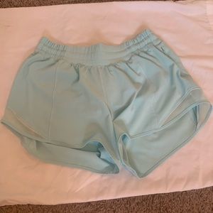 lululemon Hotty Hot Low Rise short 4*